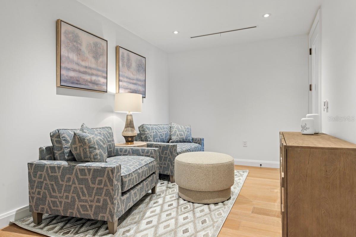 GOLDEN OAK FLORIAN PARK CONDOMINIUM - Residential