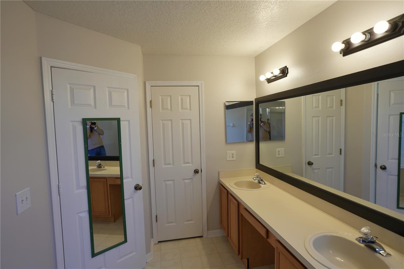 WATERFORD CHASE VILLAGE TR B & - Residential