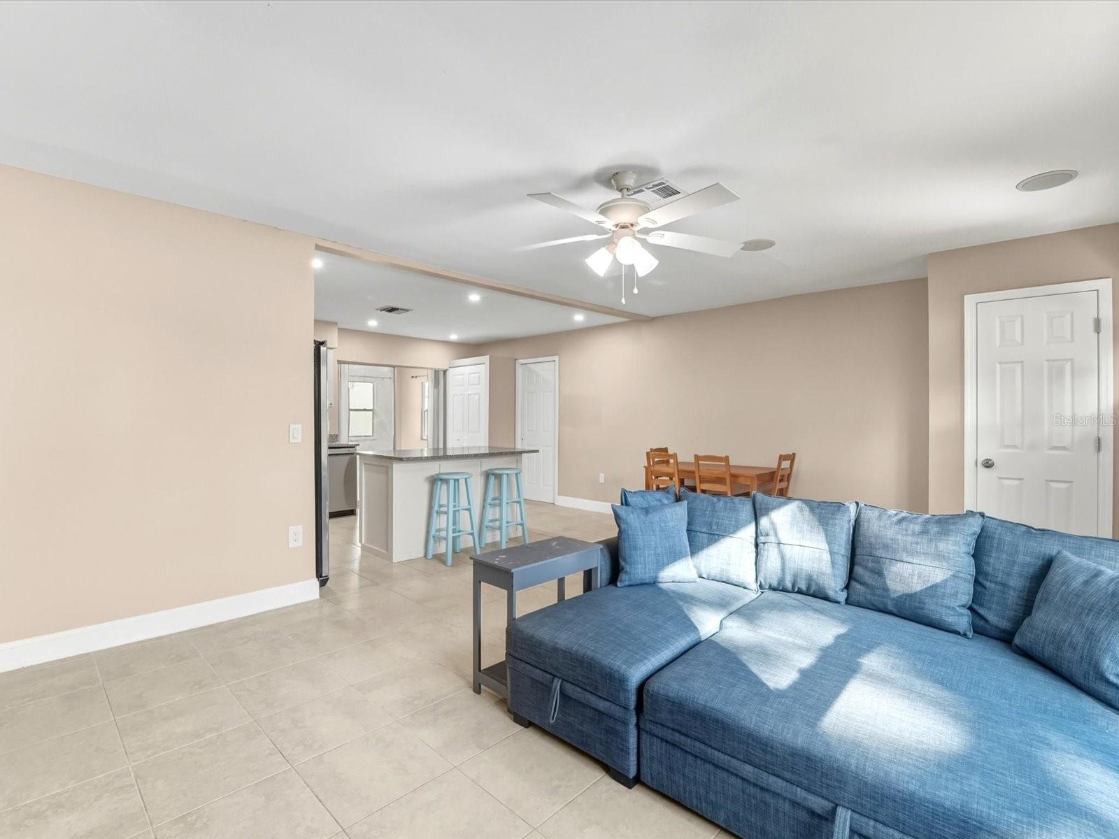 SOUTH VENICE - Residential