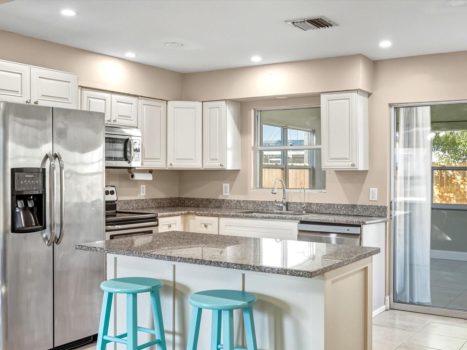 SOUTH VENICE - Residential