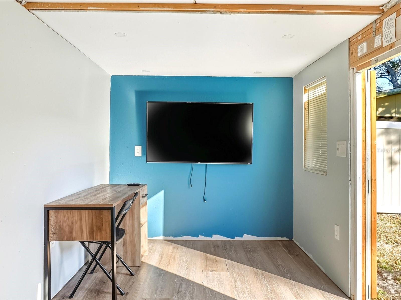 SOUTH VENICE - Residential