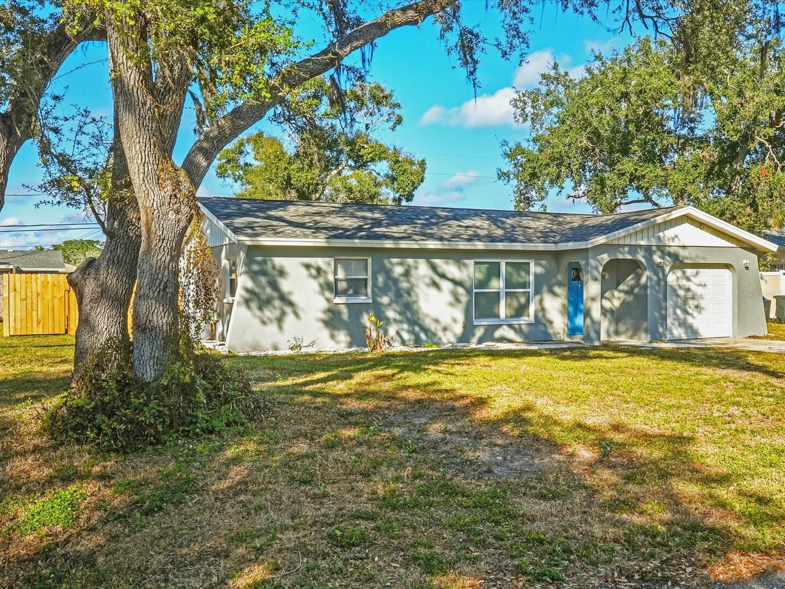 SOUTH VENICE - Residential