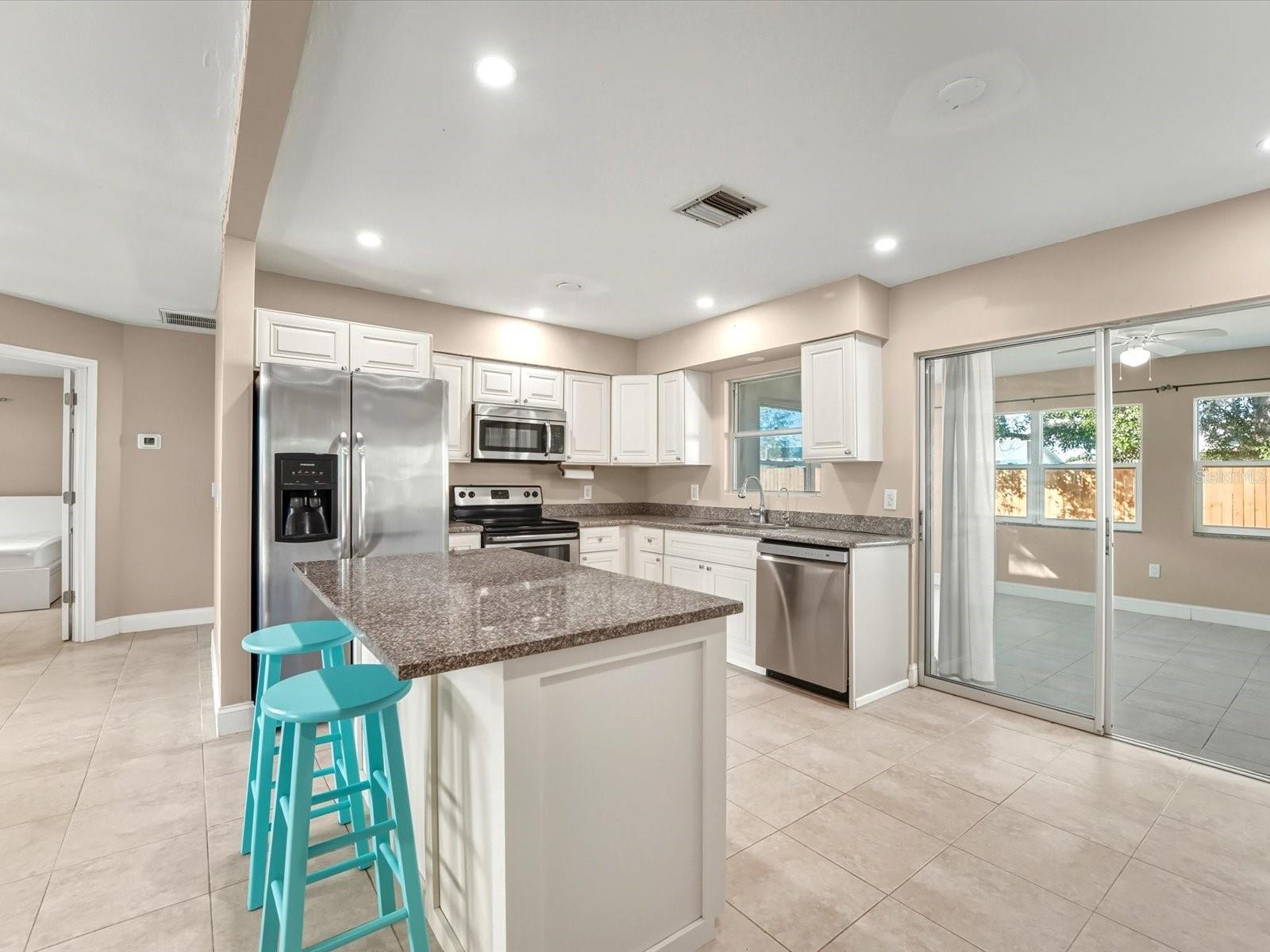 SOUTH VENICE - Residential