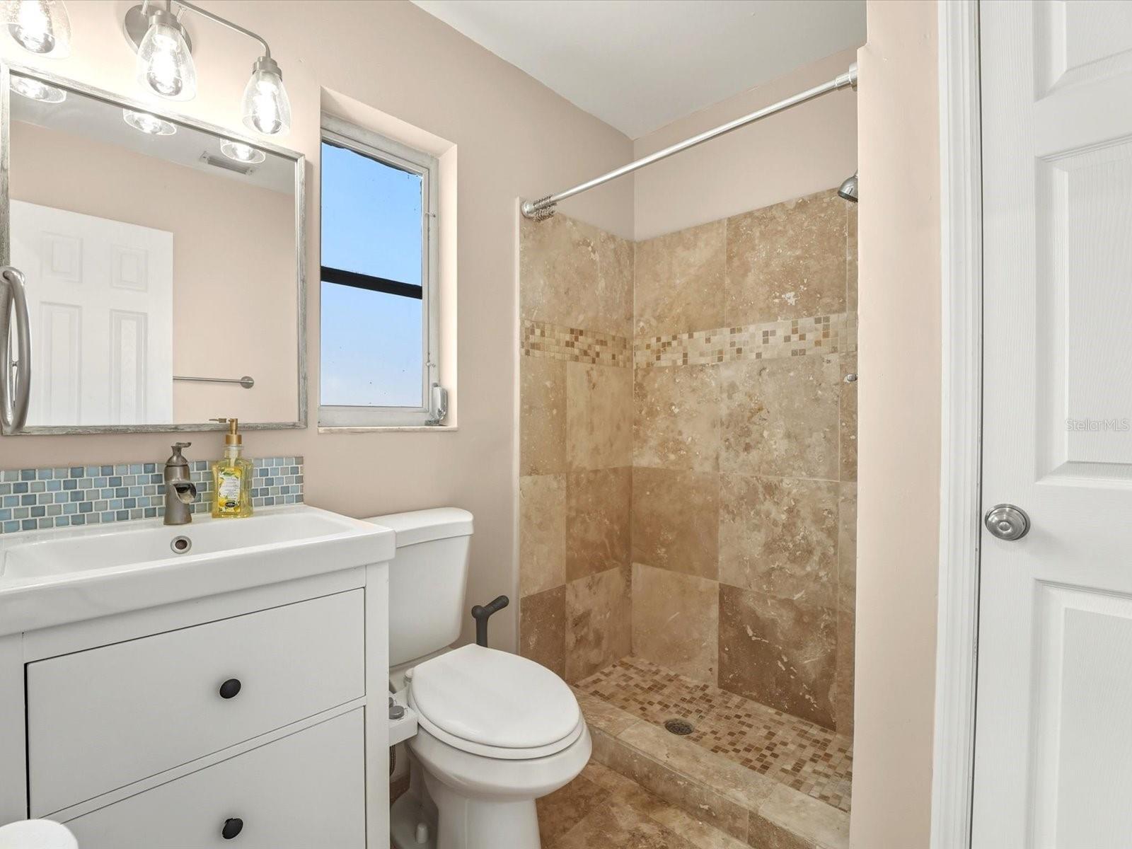 SOUTH VENICE - Residential