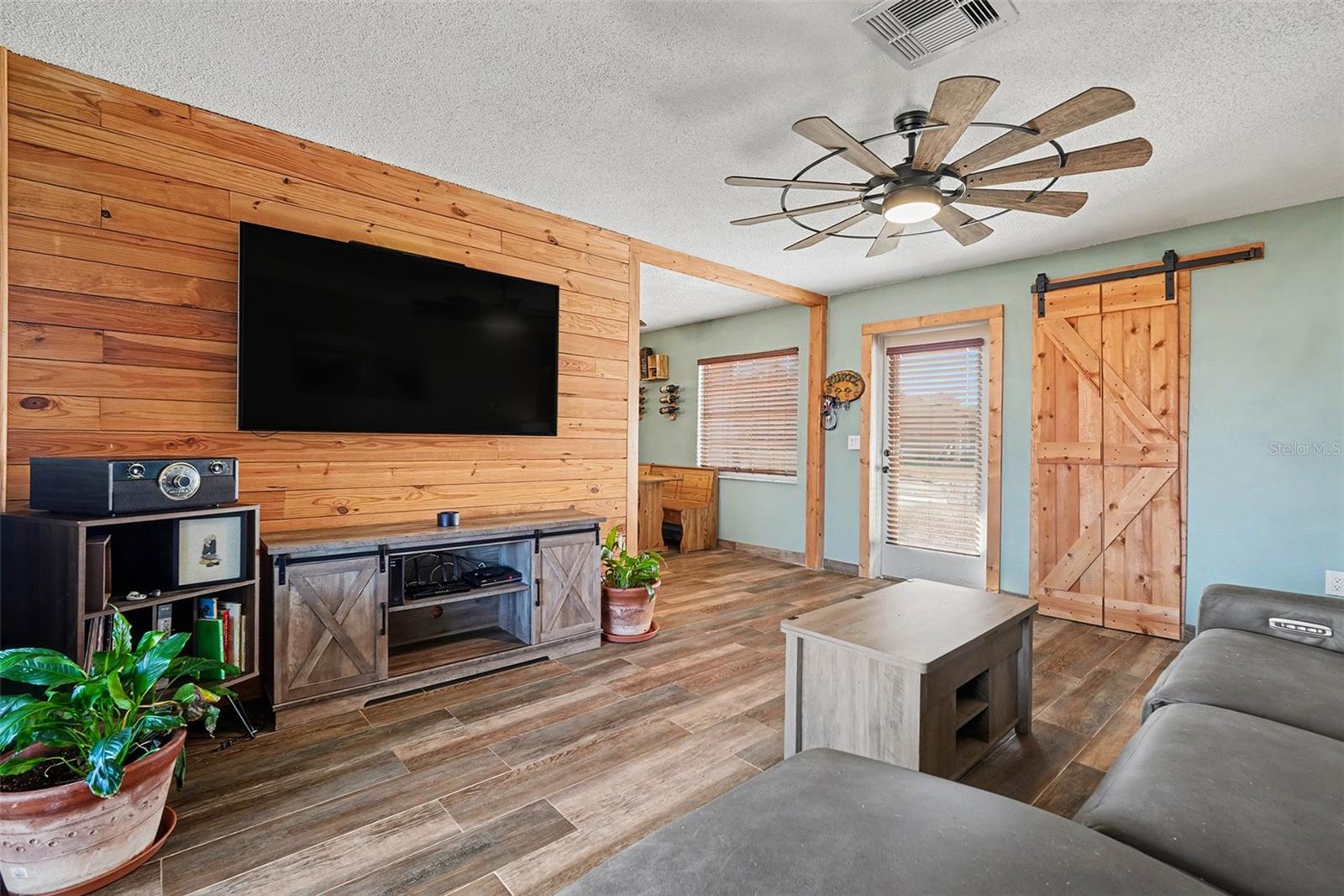 APOLLO BEACH UNIT ONE PT ONE - Residential