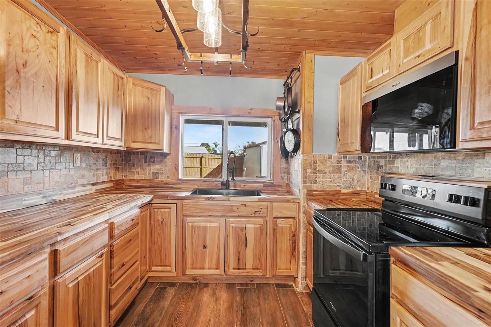 APOLLO BEACH UNIT ONE PT ONE - Residential