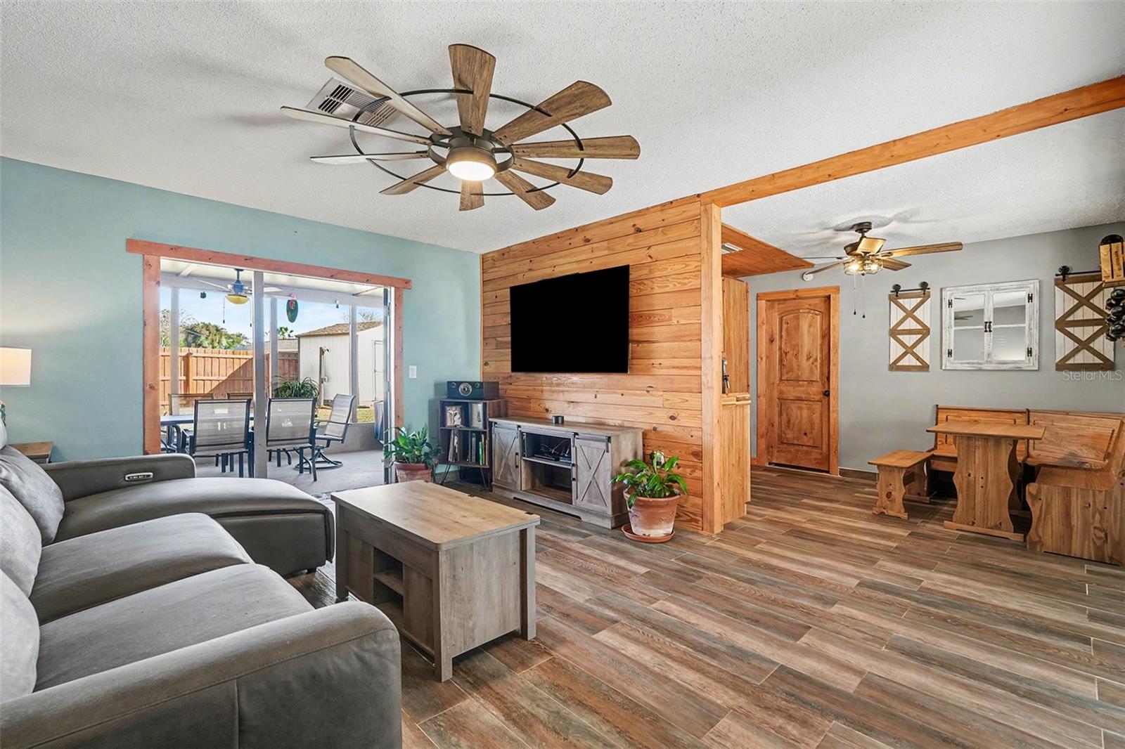 APOLLO BEACH UNIT ONE PT ONE - Residential