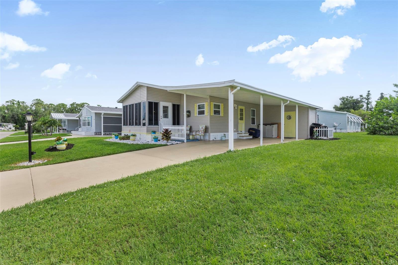 215 HIBISCO DRIVE