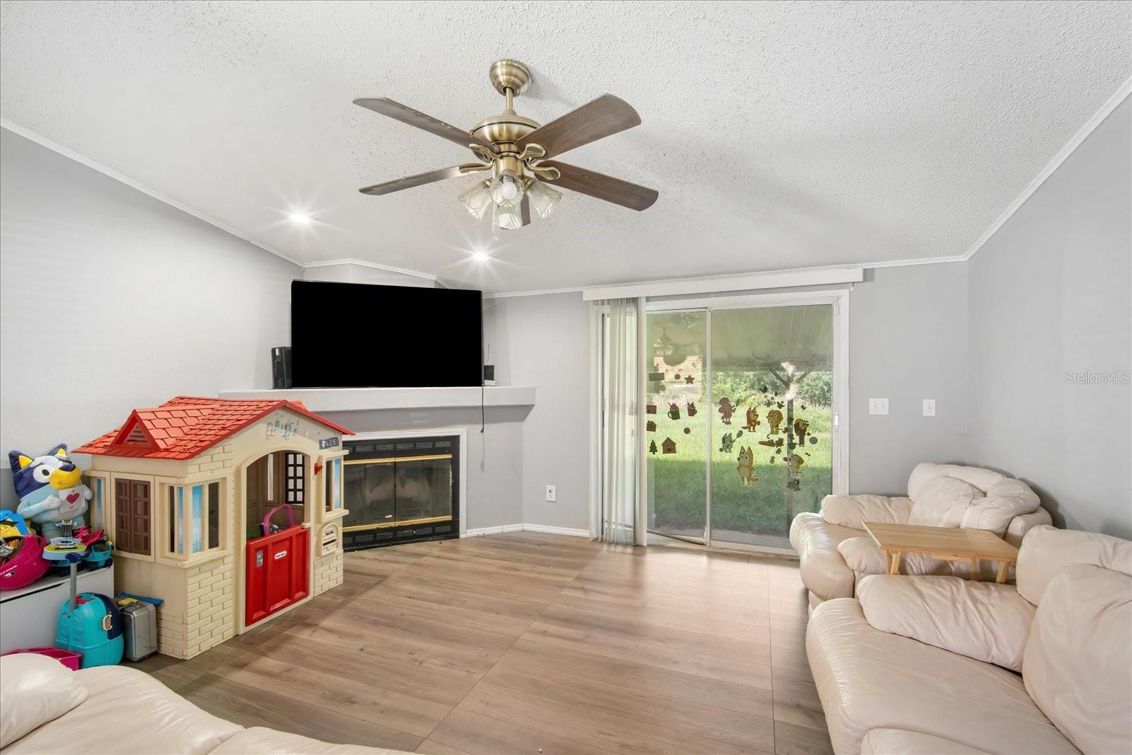 PINEVIEW ESTATES - Residential