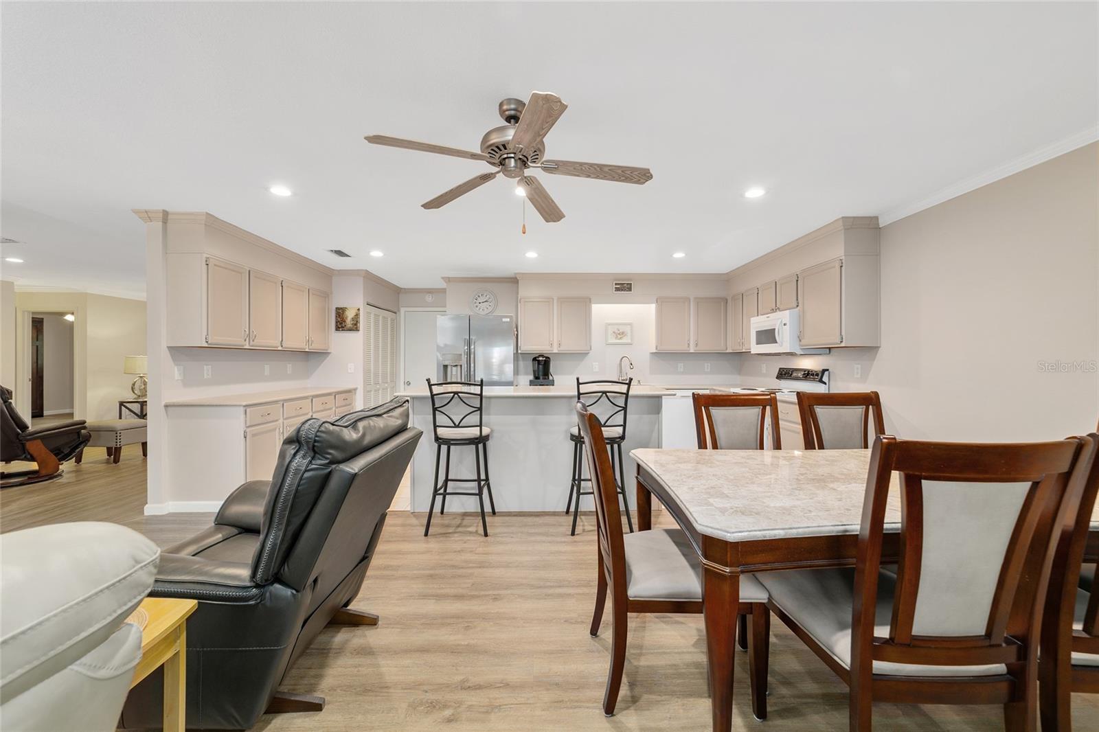 ON TOP OF THE WORLD - Residential