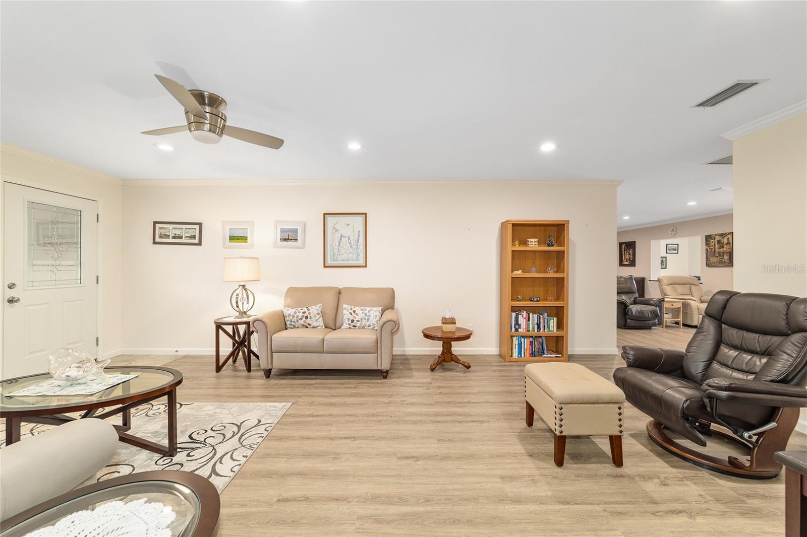 ON TOP OF THE WORLD - Residential