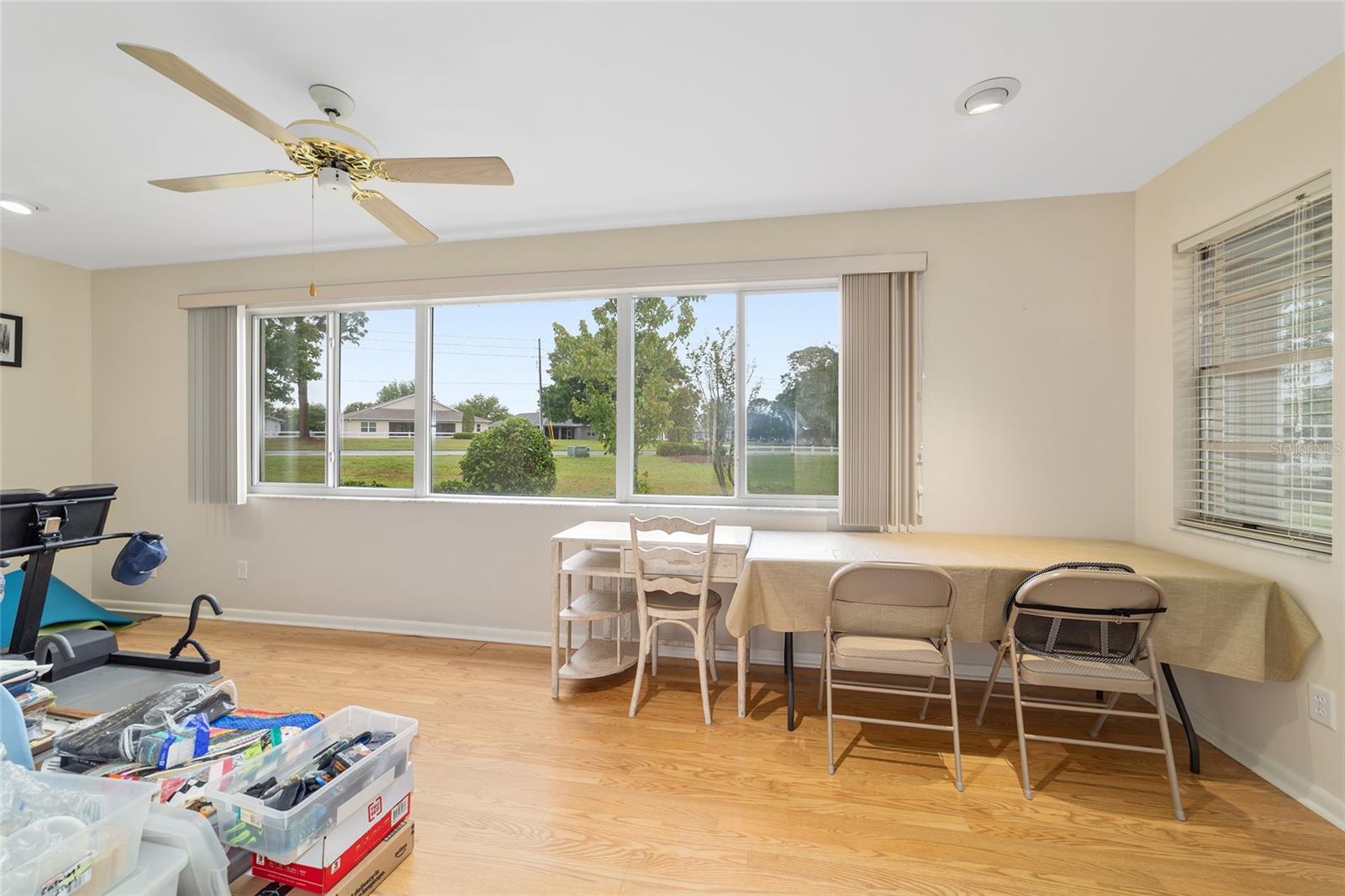 ON TOP OF THE WORLD - Residential