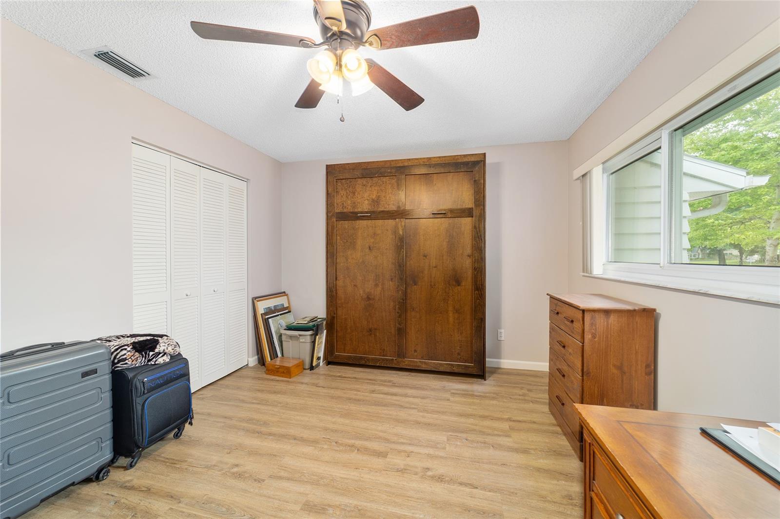 ON TOP OF THE WORLD - Residential