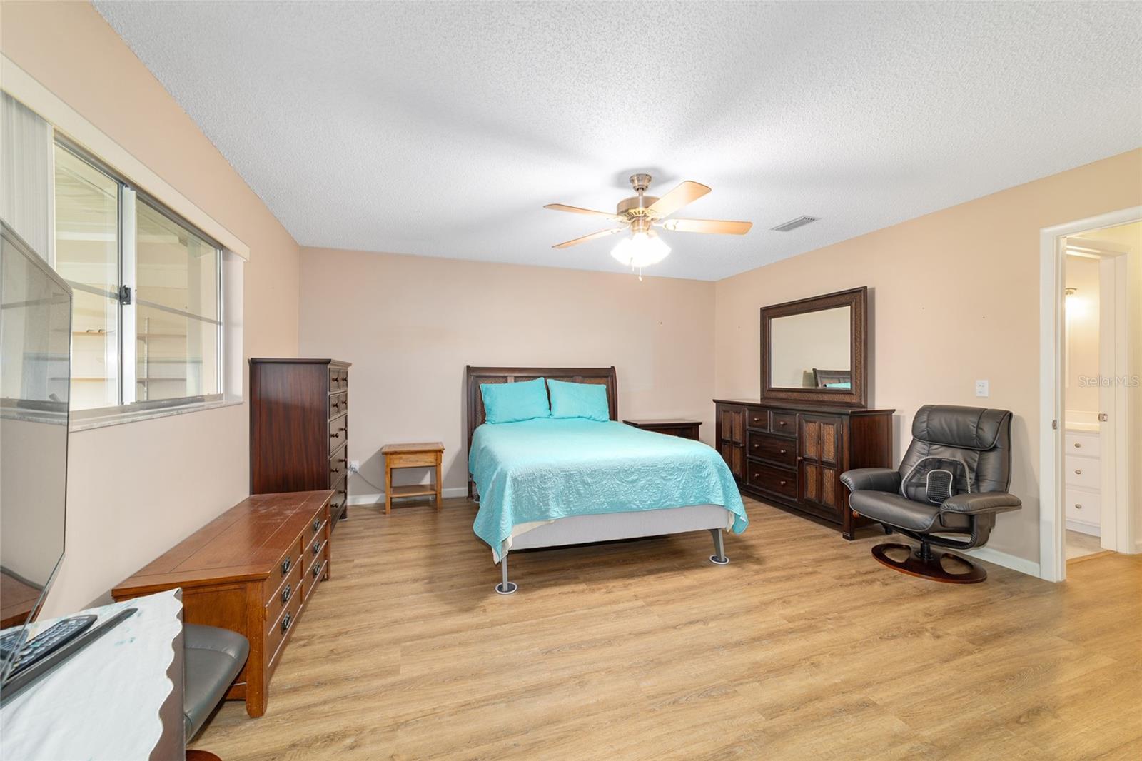 ON TOP OF THE WORLD - Residential