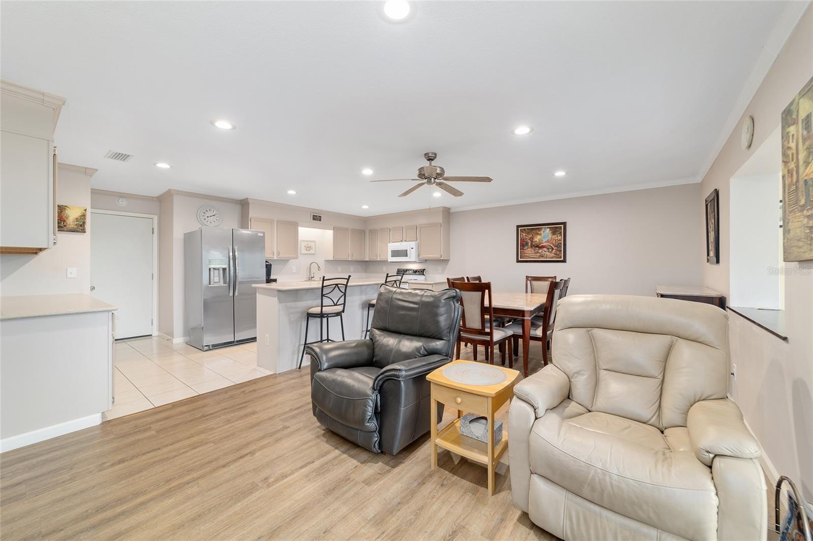 ON TOP OF THE WORLD - Residential