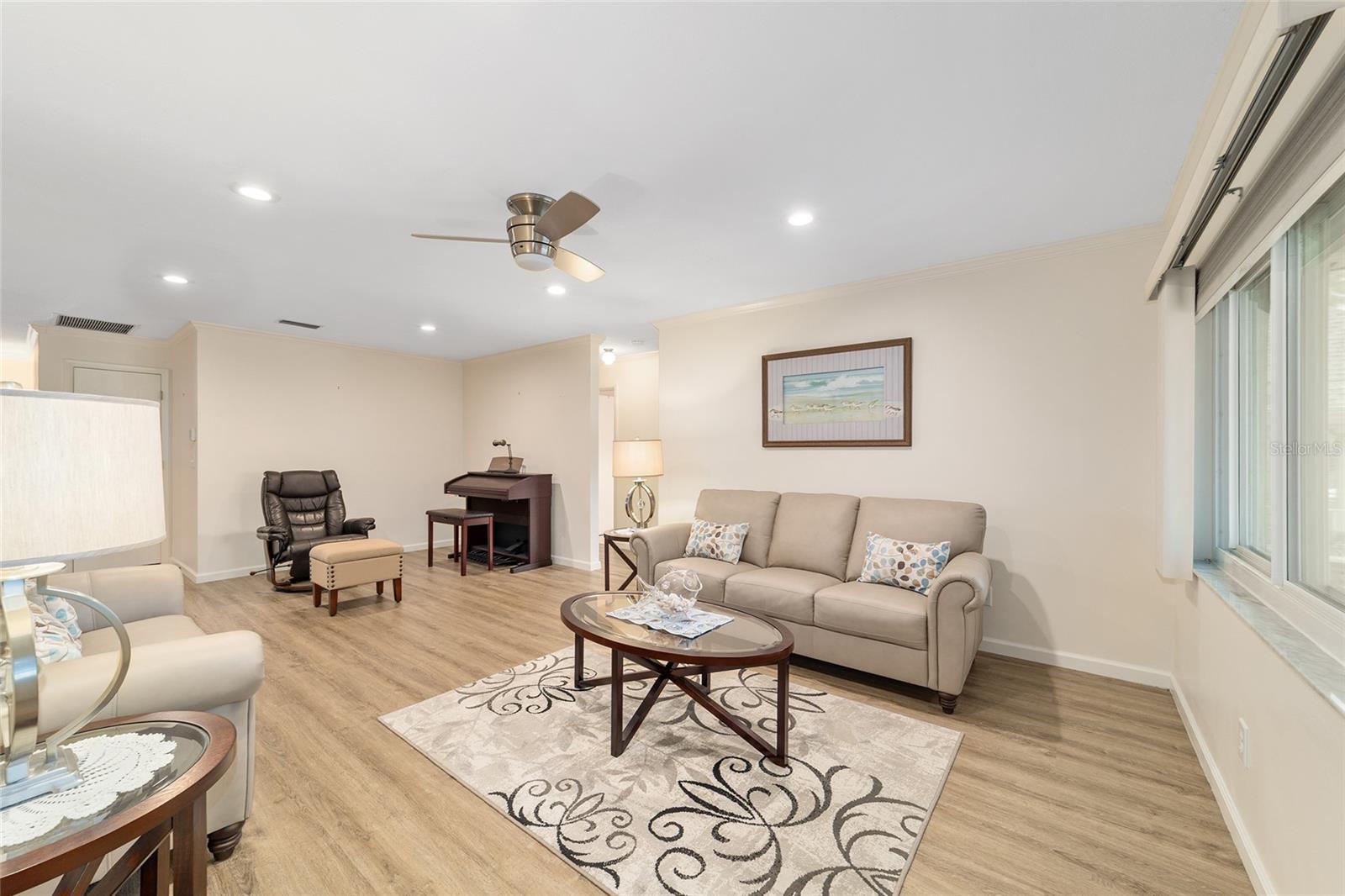 ON TOP OF THE WORLD - Residential