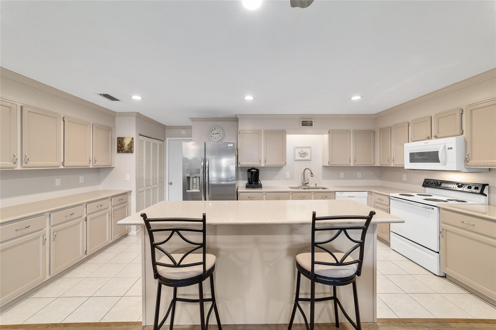 ON TOP OF THE WORLD - Residential