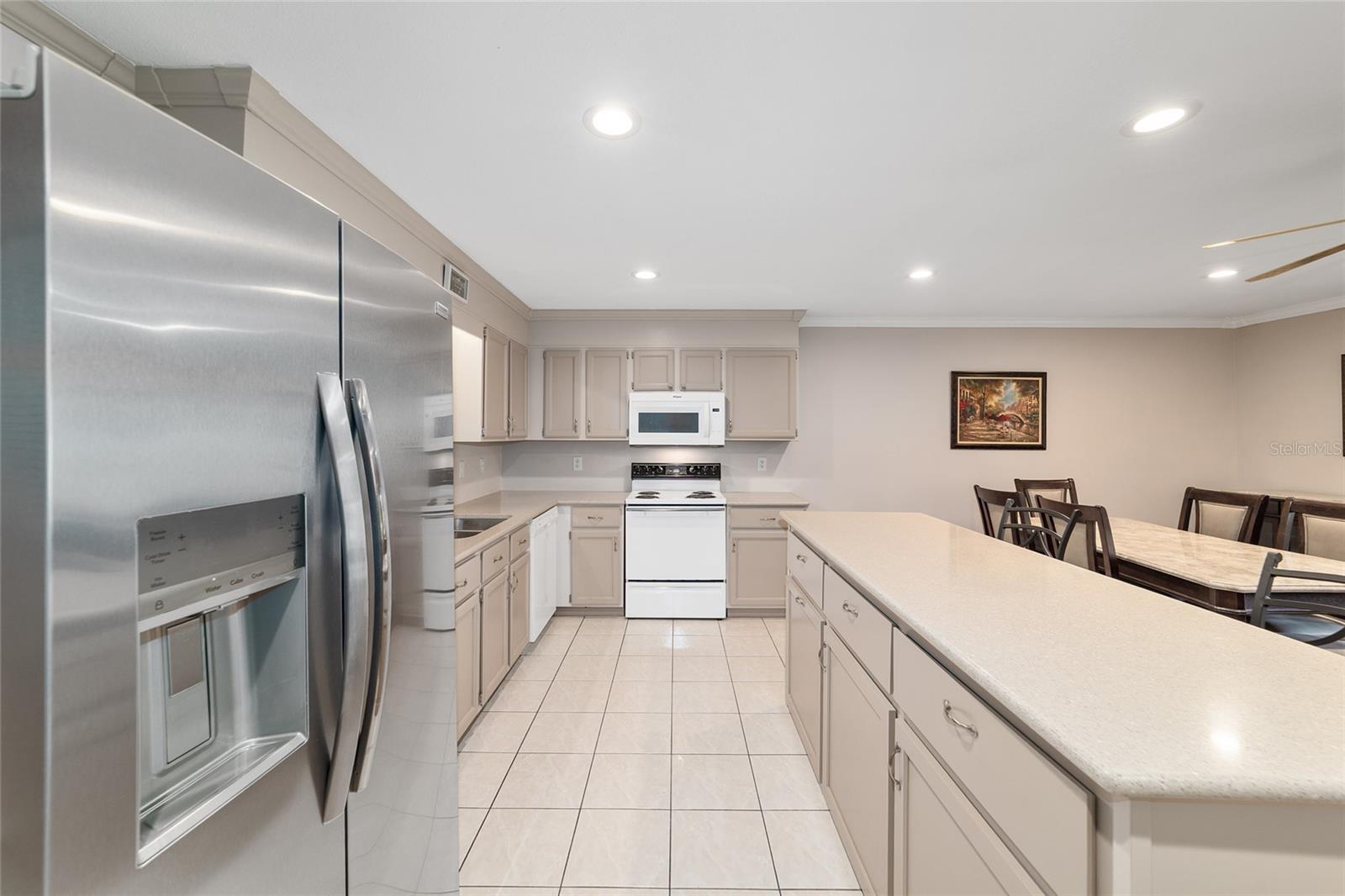 ON TOP OF THE WORLD - Residential