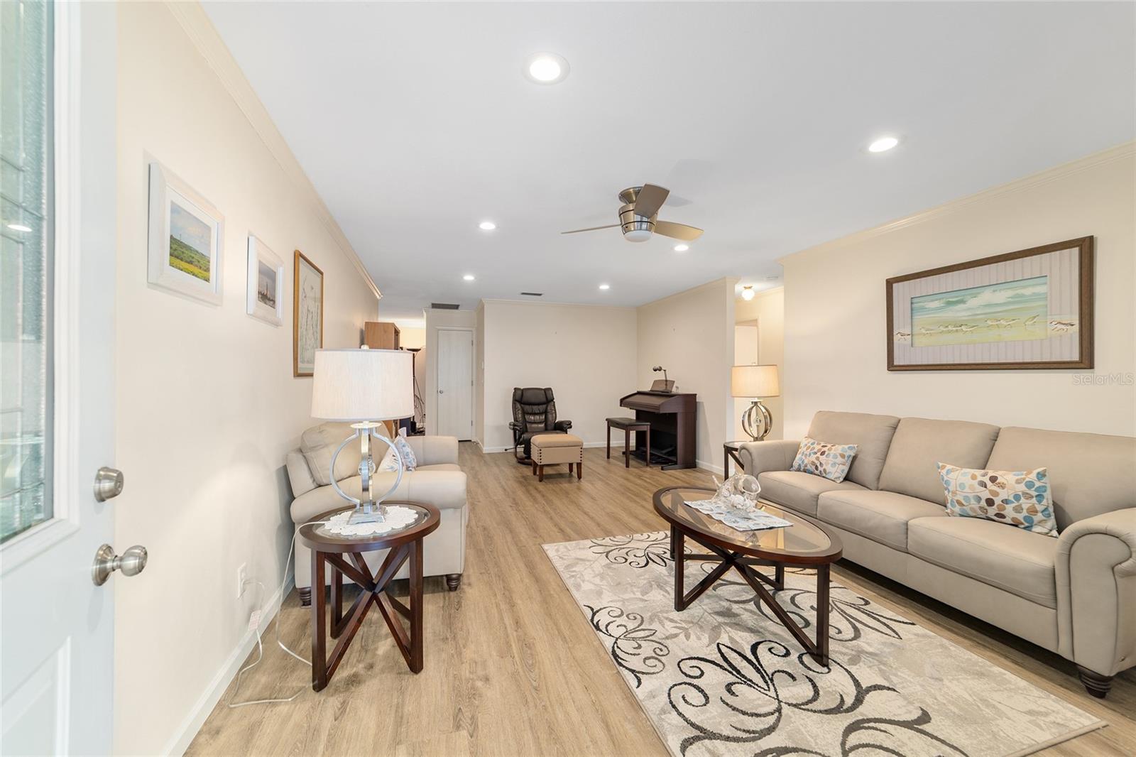 ON TOP OF THE WORLD - Residential