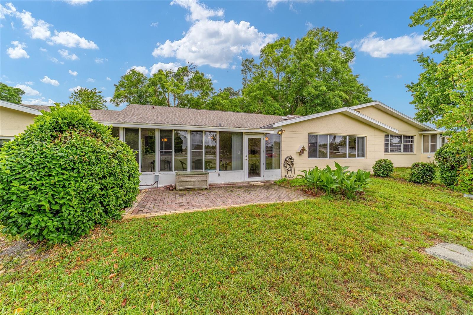 ON TOP OF THE WORLD - Residential