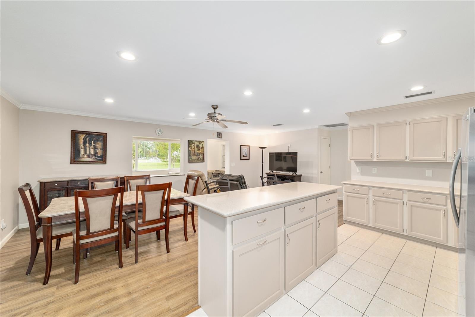 ON TOP OF THE WORLD - Residential