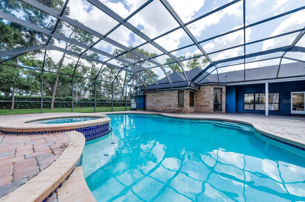 10480 LONGWOOD DRIVE