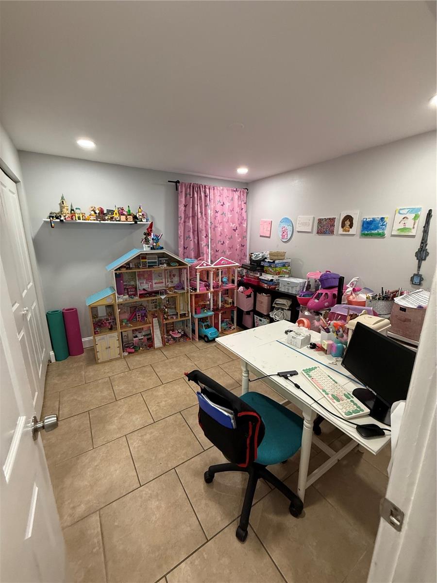 CEDARWOOD VILLAGE UNIT 1 - Residential Lease