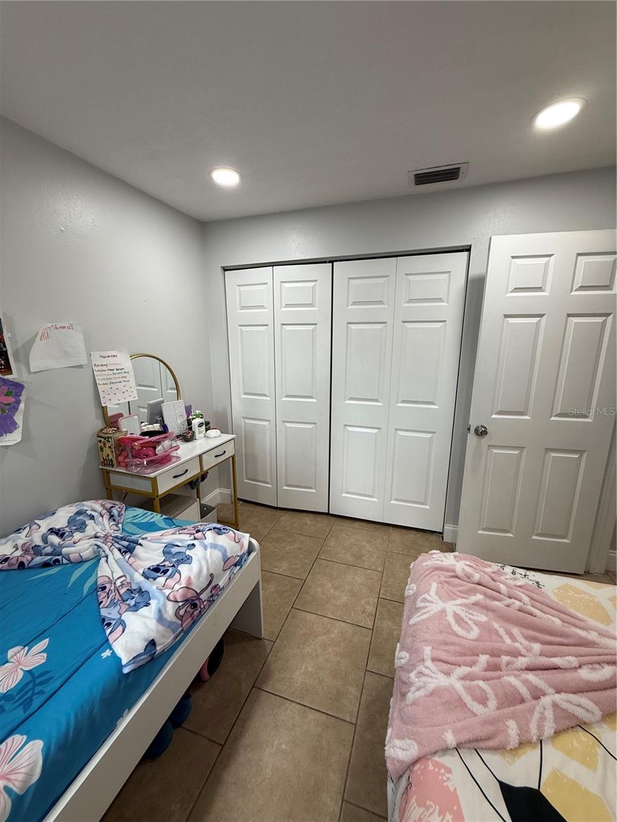 CEDARWOOD VILLAGE UNIT 1 - Residential Lease