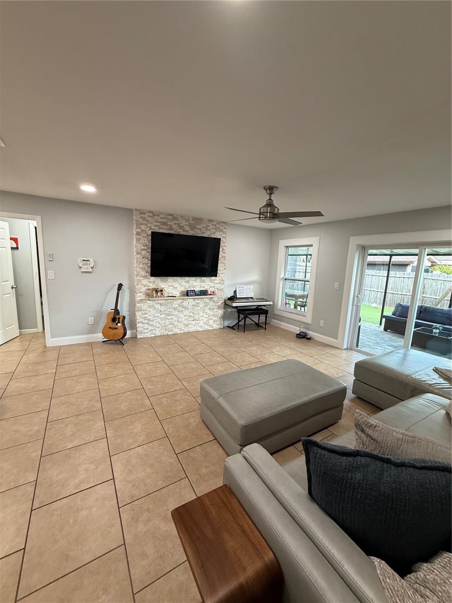 CEDARWOOD VILLAGE UNIT 1 - Residential Lease