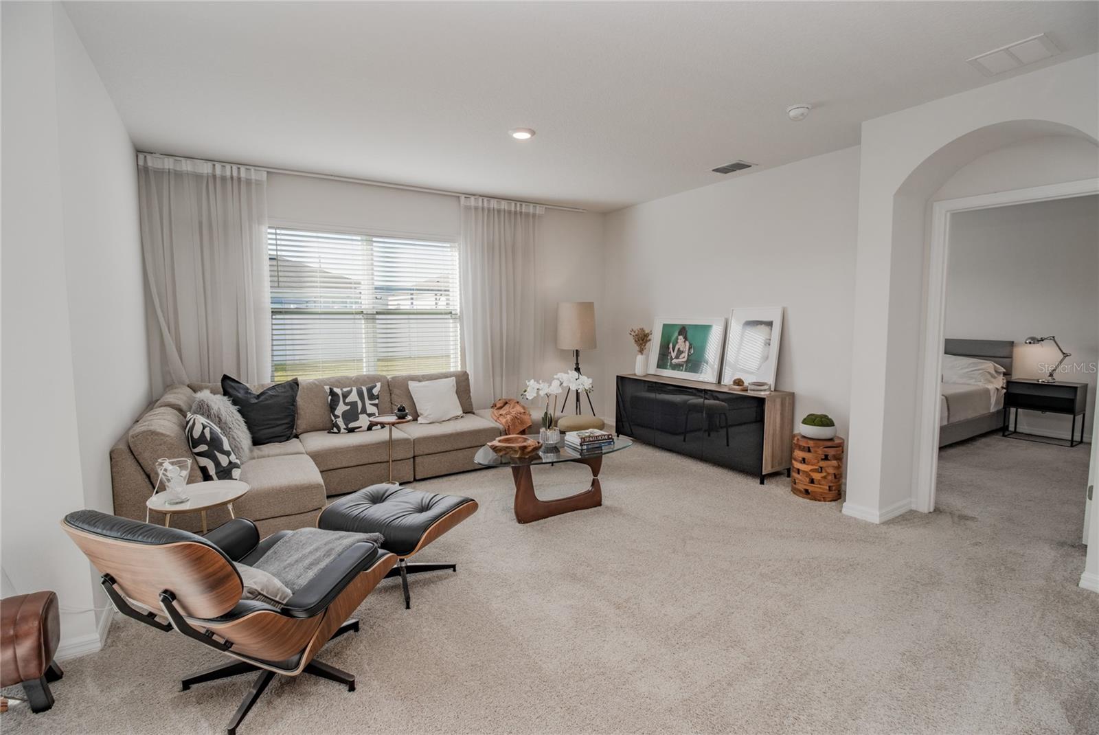 860 KILLARNEY LANE