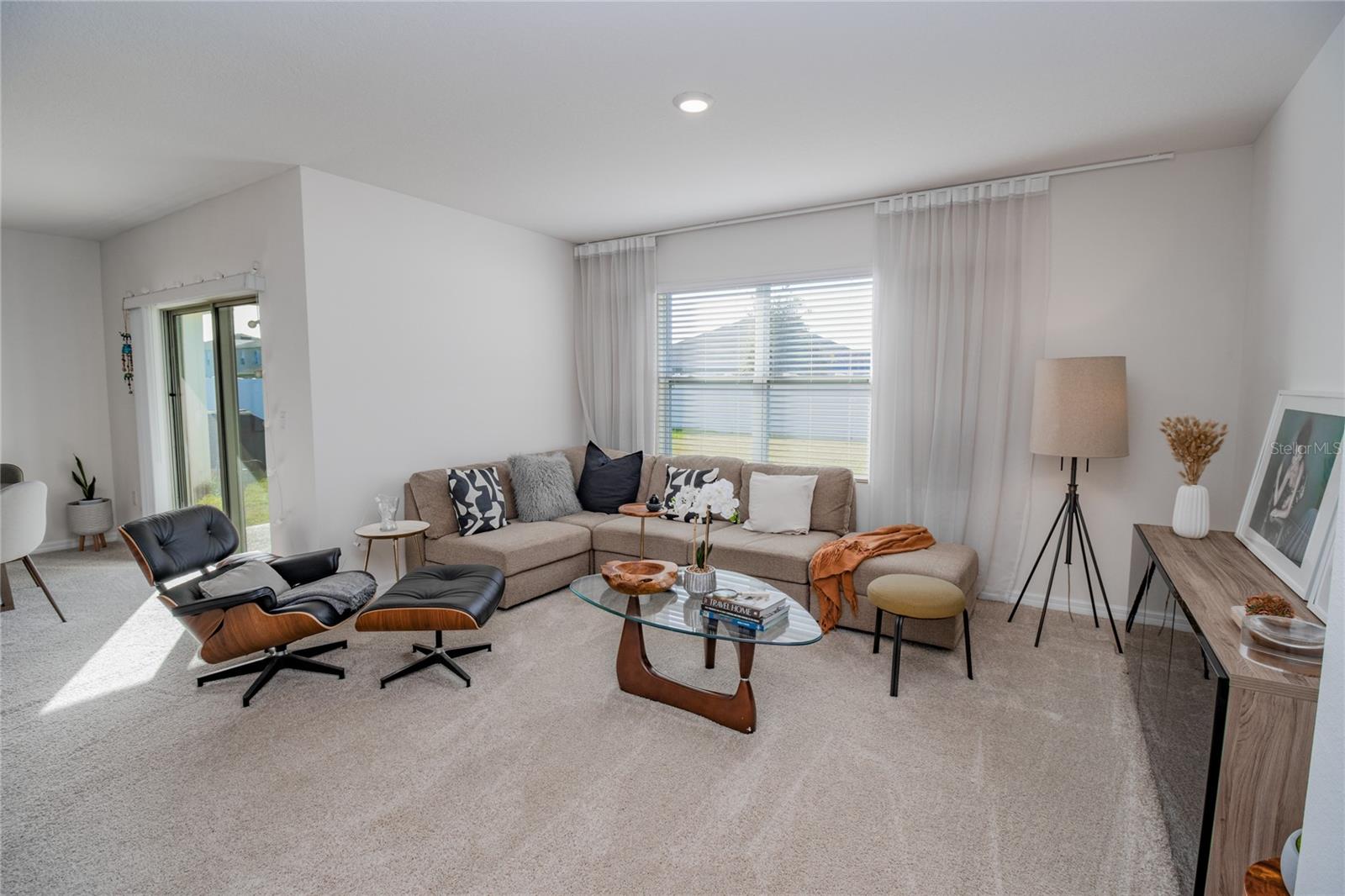 860 KILLARNEY LANE