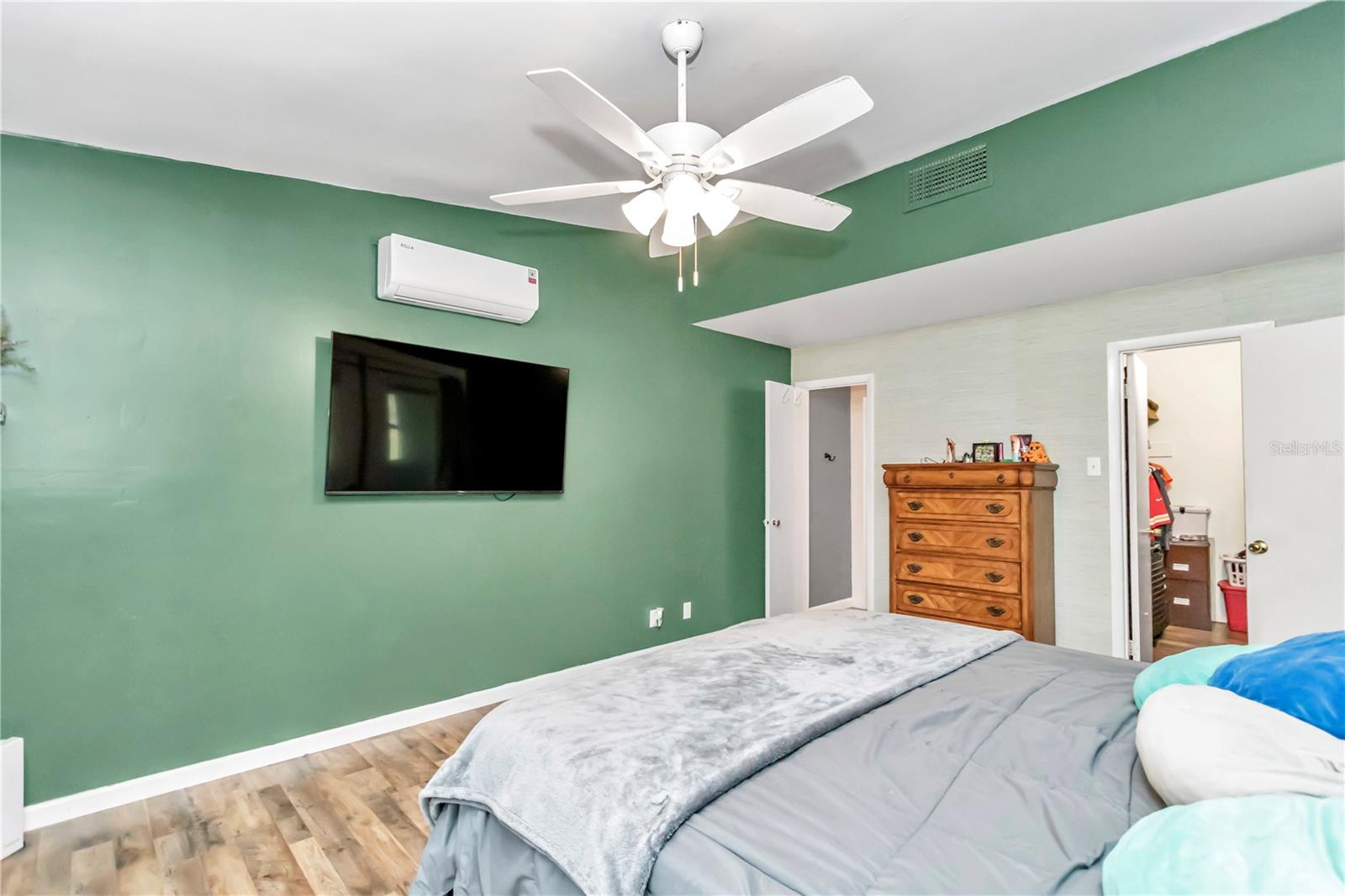 NON SUBDIVISION ACREAGE - Residential