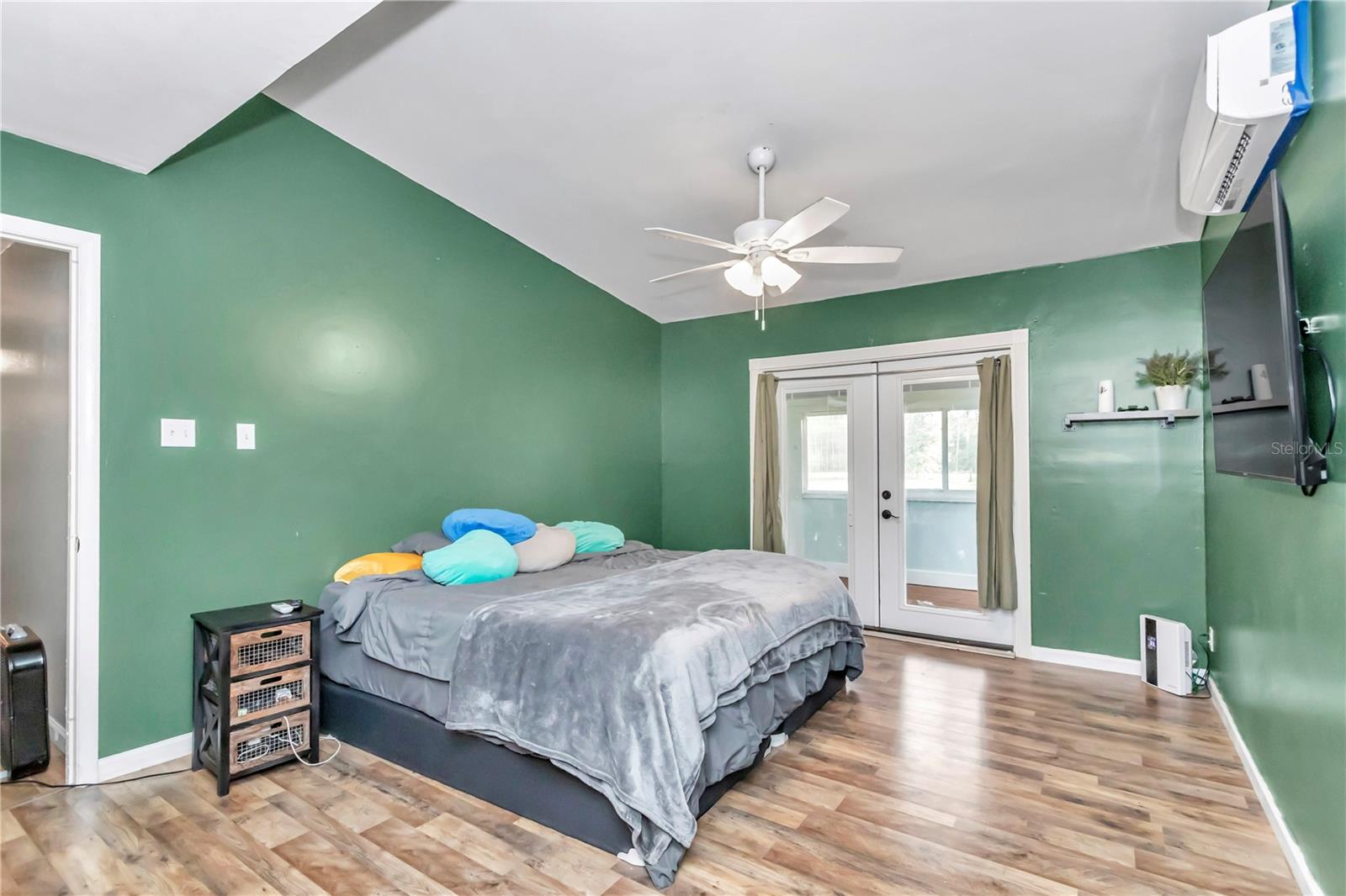 NON SUBDIVISION ACREAGE - Residential