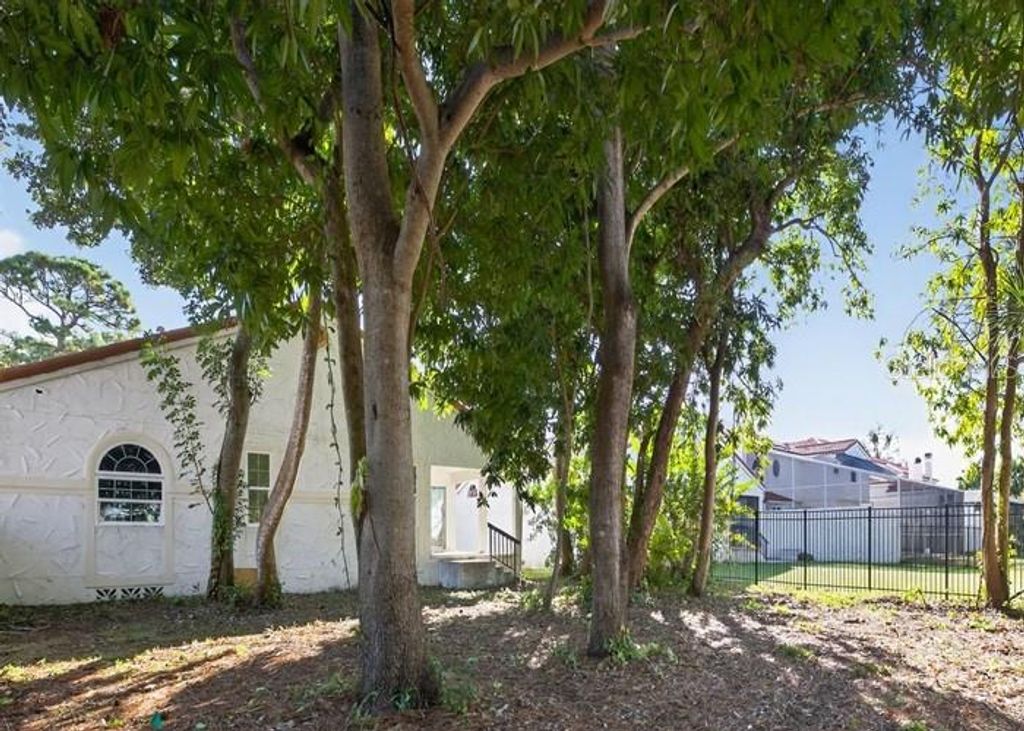 Photo of 2921 La Concha Drive, Clearwater, FL 33762 (MLS # O6367206)