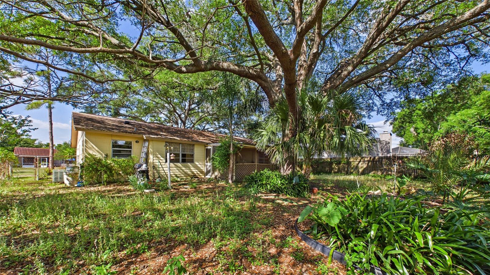 OAKMONT PARK - Residential