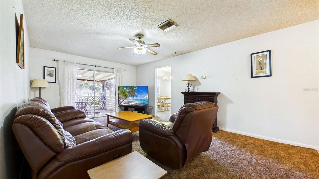 Photo of 711 Regent Circle S, Brandon, FL 33511 (MLS # TB8494976)