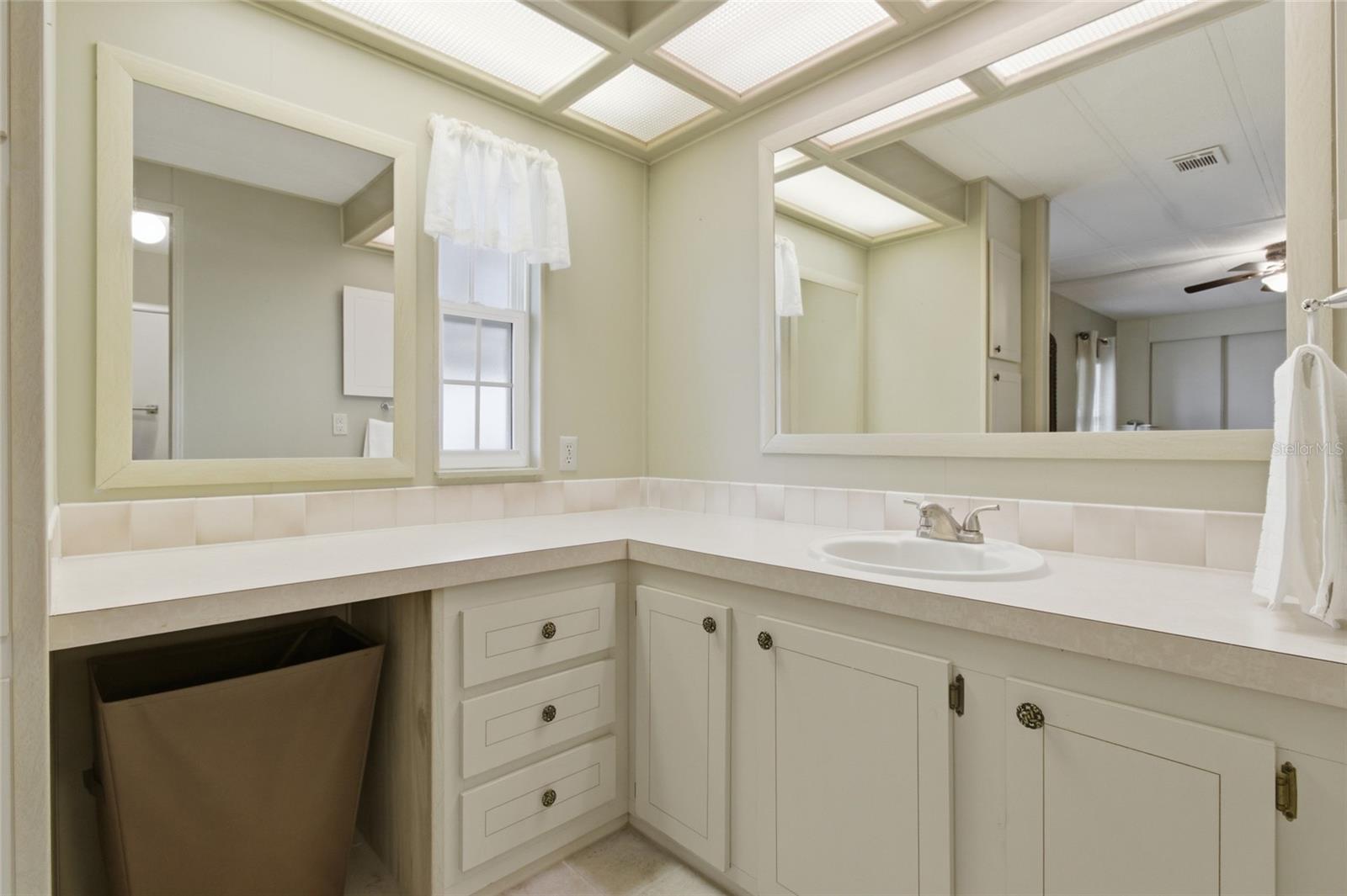 OAKS ROYAL - Residential