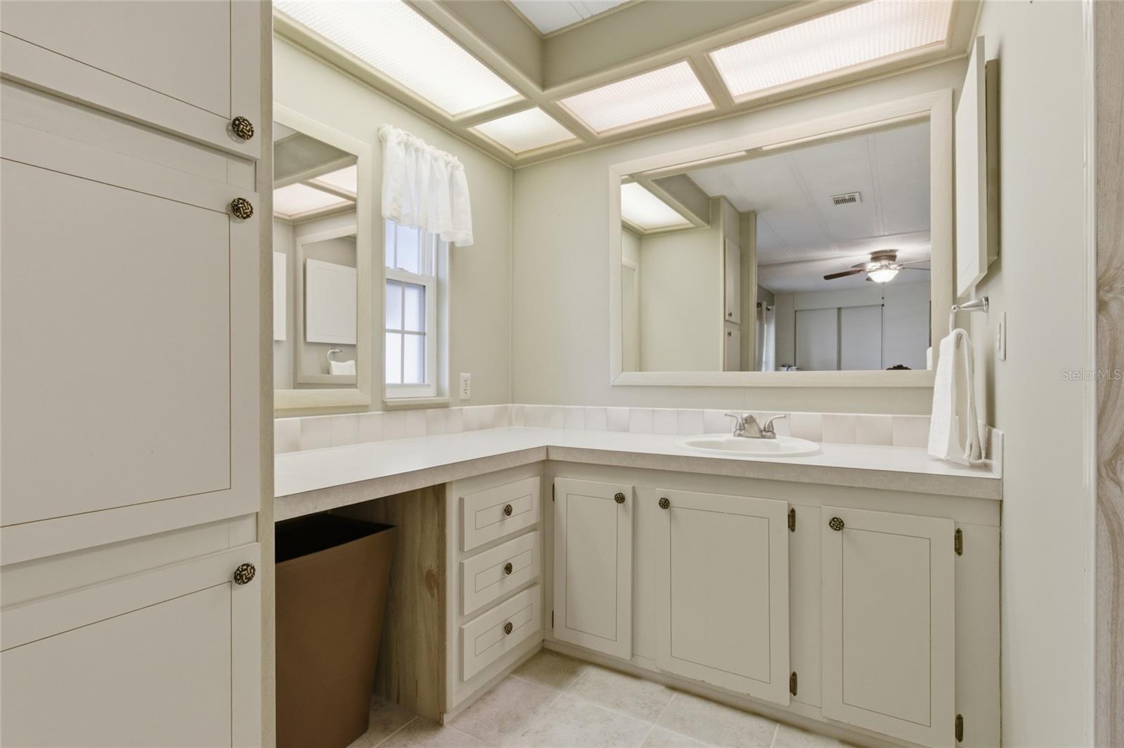 OAKS ROYAL - Residential