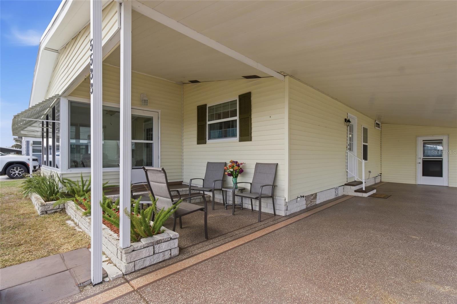 OAKS ROYAL - Residential