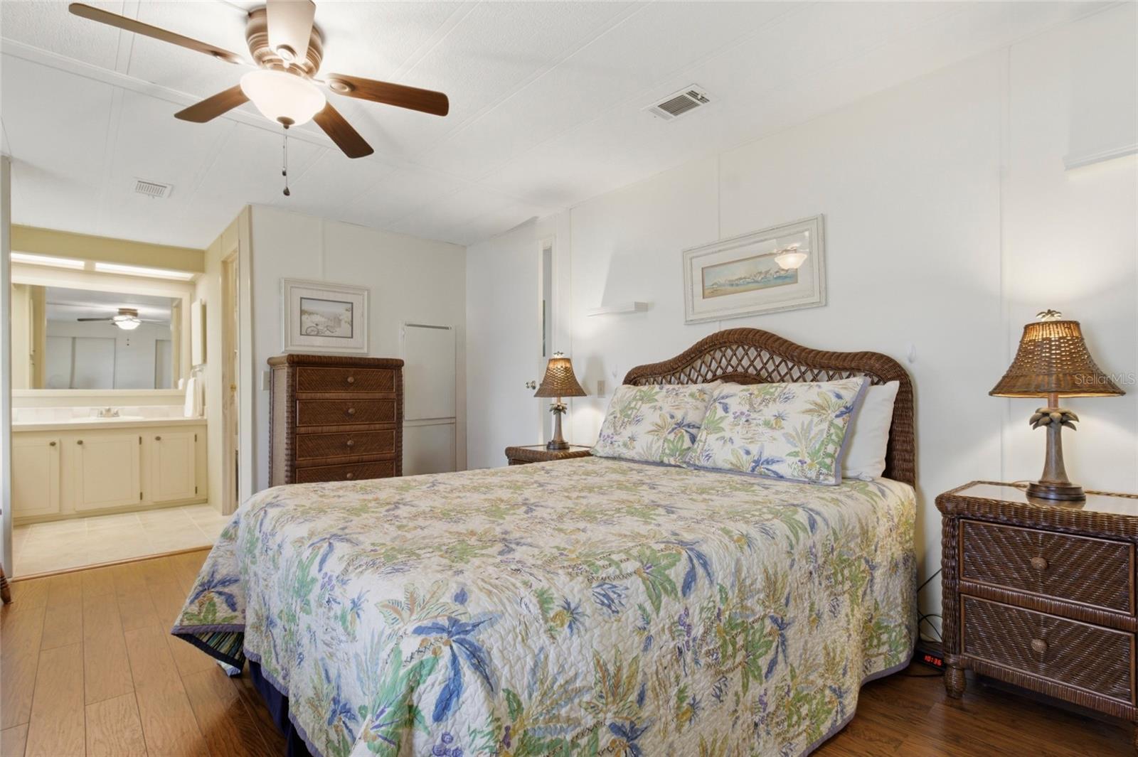 OAKS ROYAL - Residential