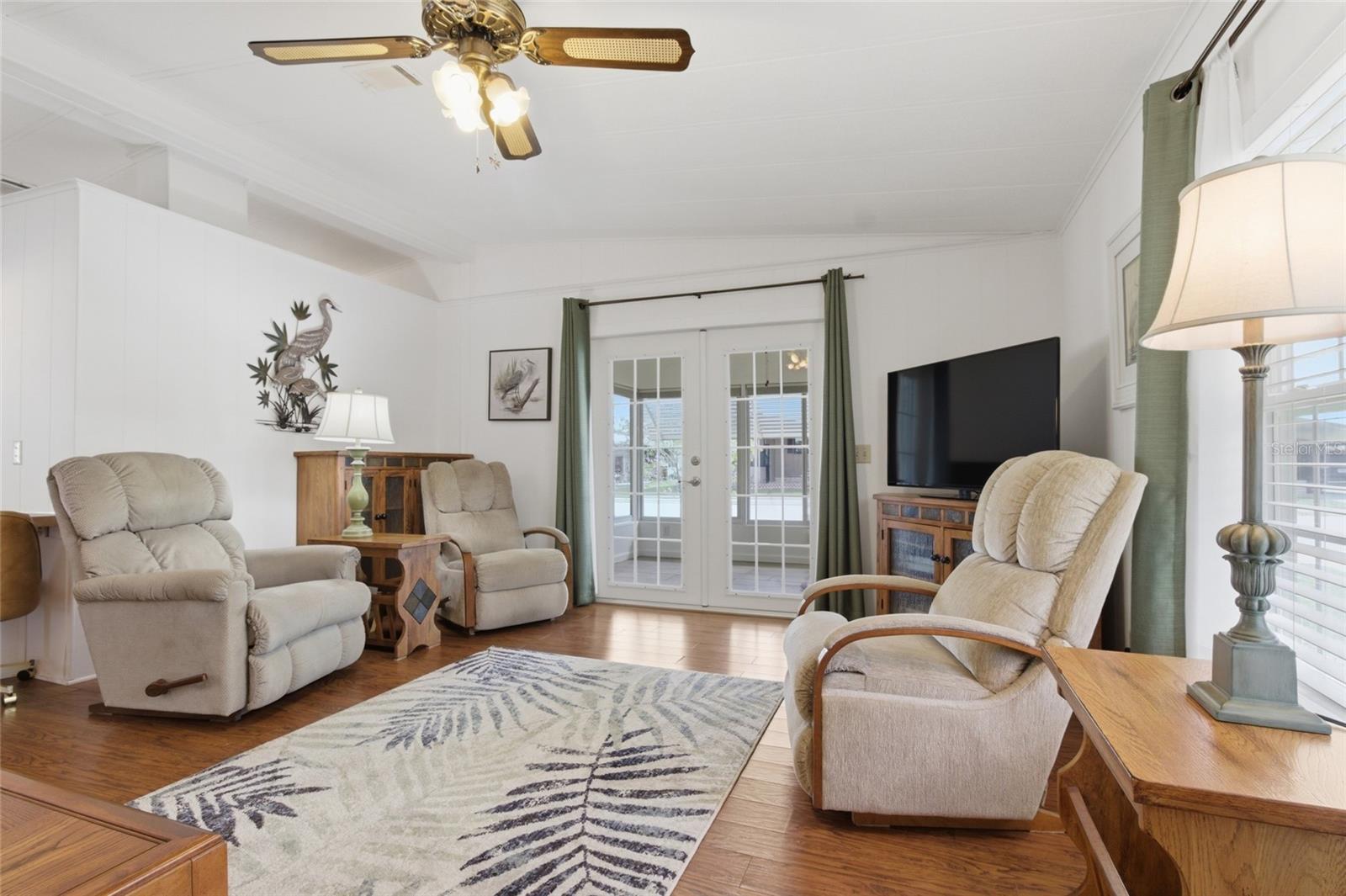 OAKS ROYAL - Residential