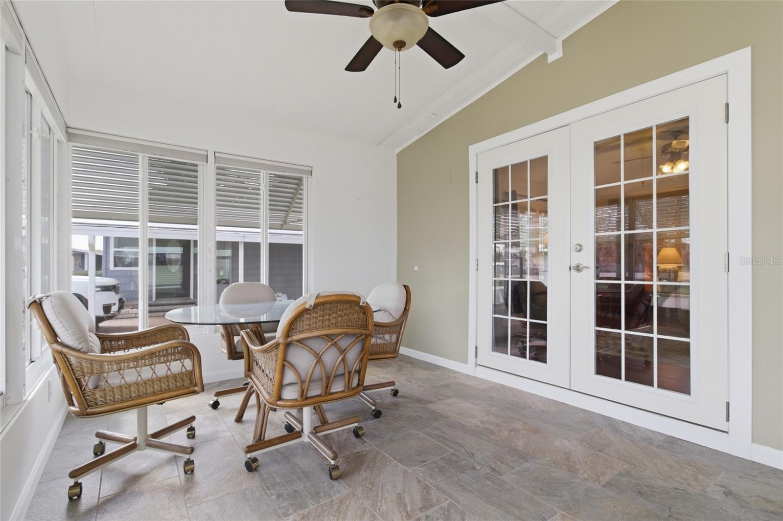 OAKS ROYAL - Residential