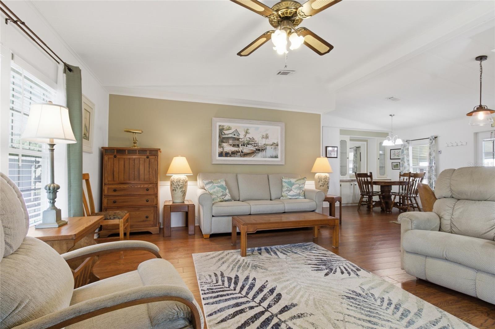 OAKS ROYAL - Residential