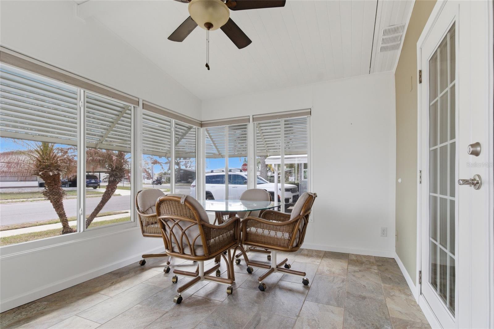 OAKS ROYAL - Residential