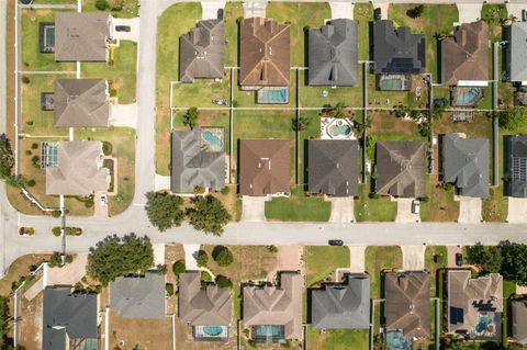 A home in LAKELAND