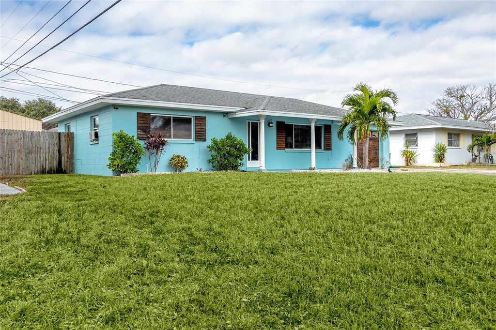 Photo of 8920 109th Lane, Seminole, FL 33772 (MLS # TB8453449)