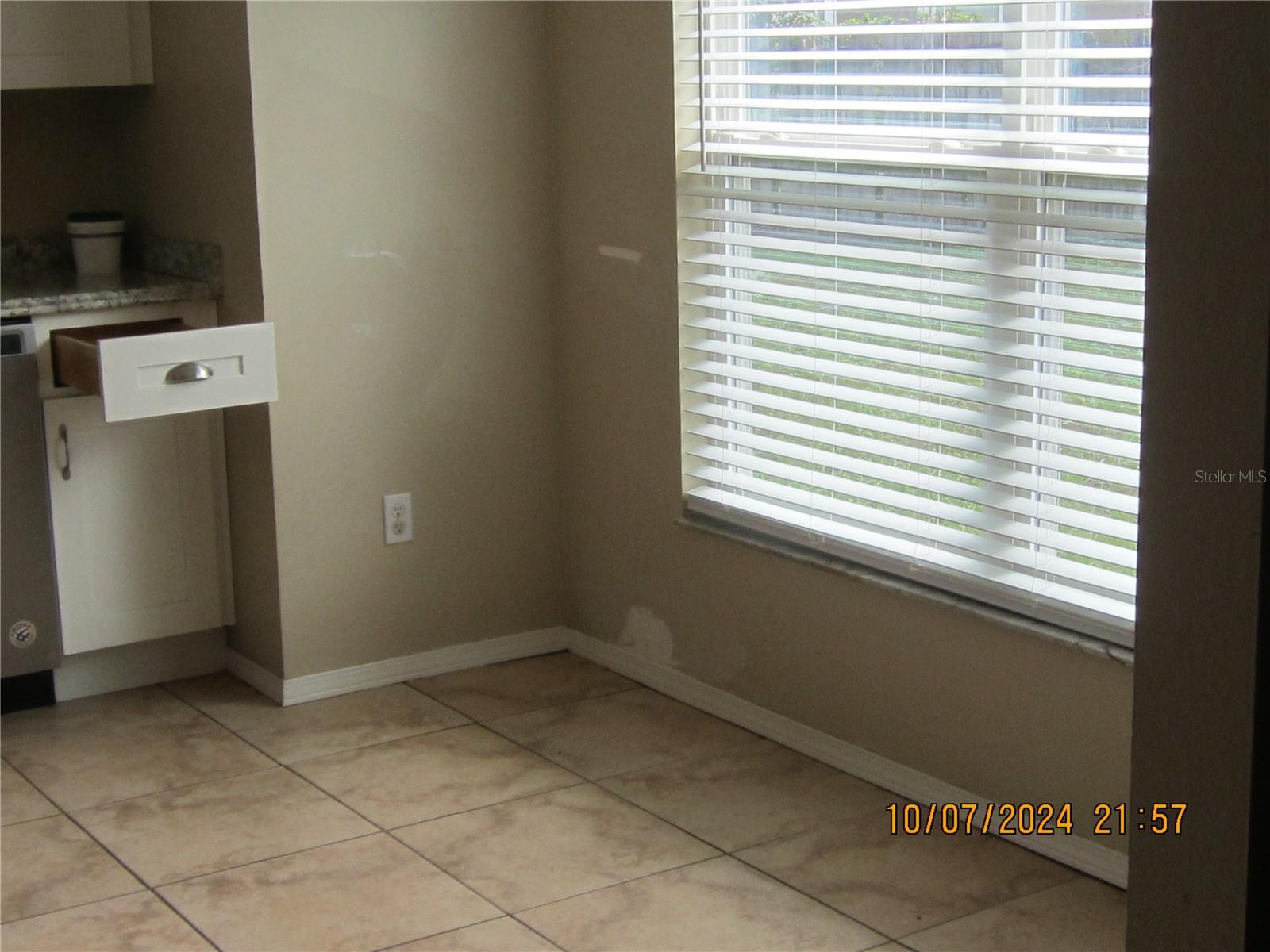 2944 ASHWOOD COURT