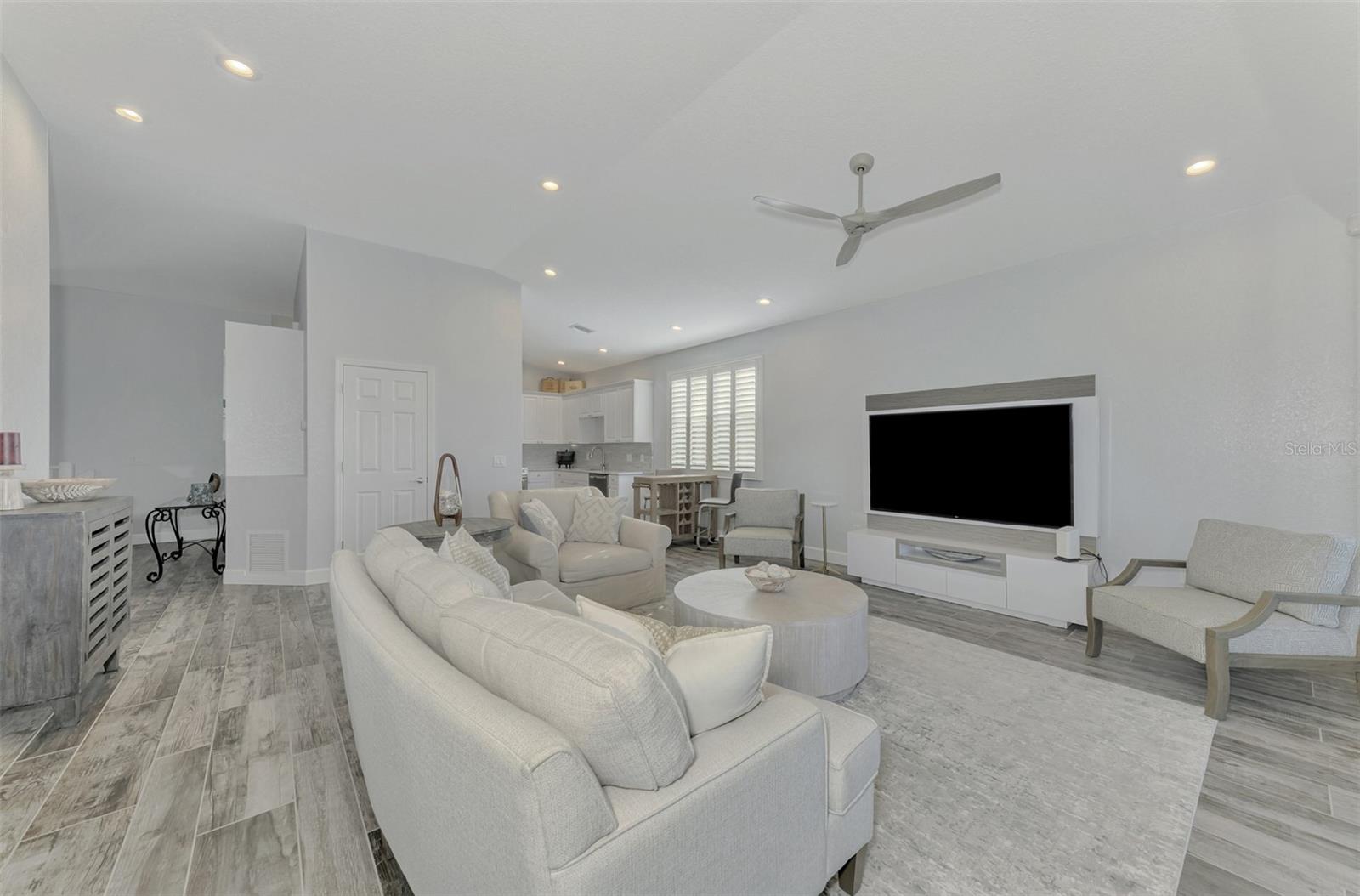 RIVERWOOD - Residential