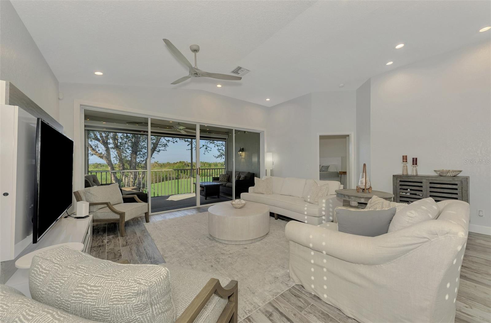 RIVERWOOD - Residential