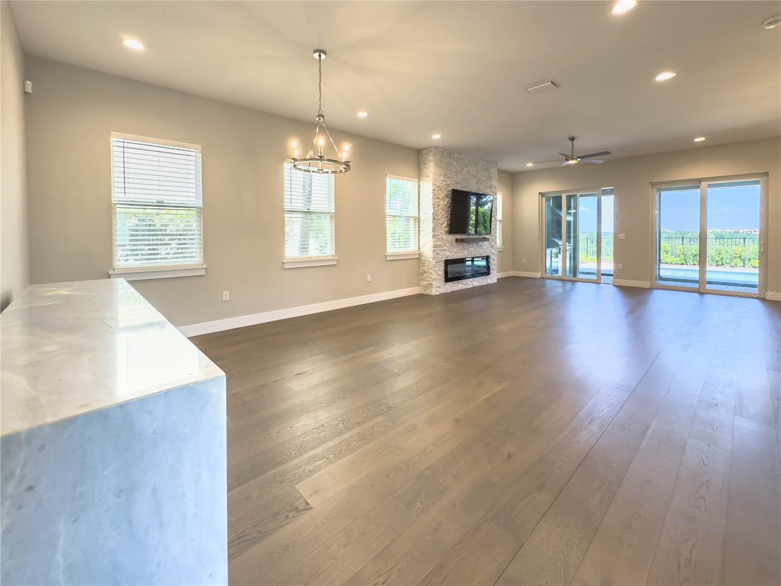 BELLA COLLINA WEST - Residential